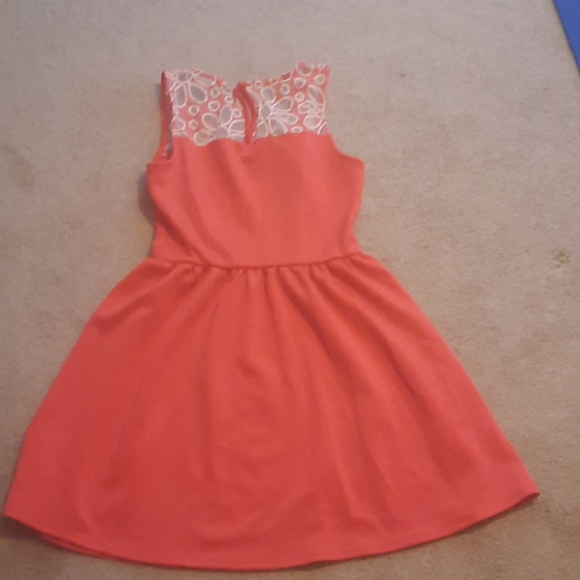 Dress - Picture 5 of 6